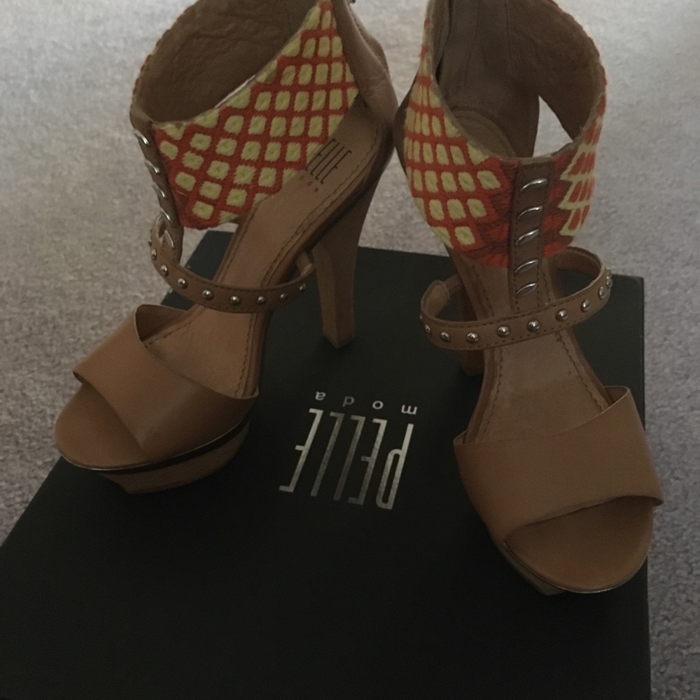 NWOT Pelle Moda Gali High Heels